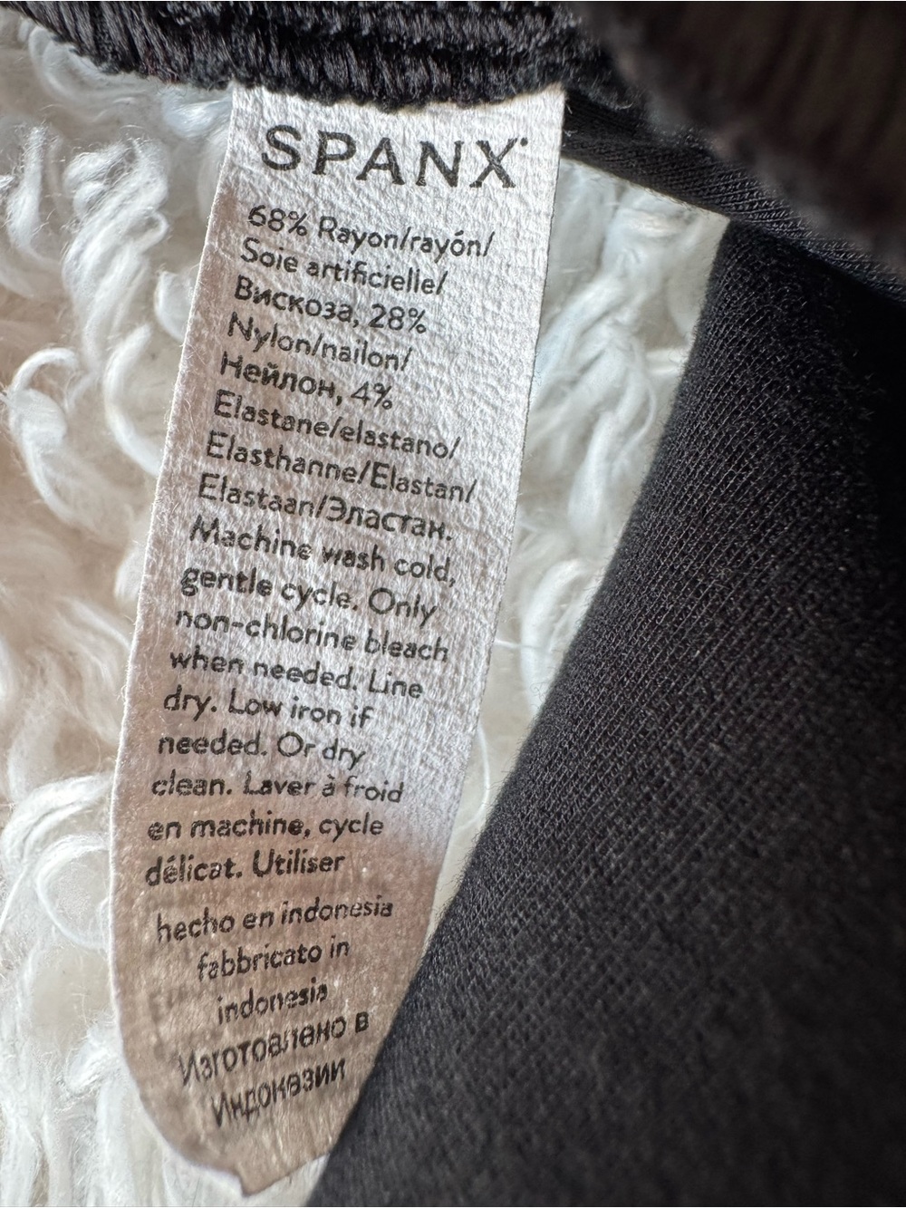 Spanx The Perfect Black Ponte Pencil Skirt 20269R Black - Size Large - Picture 9 of 11